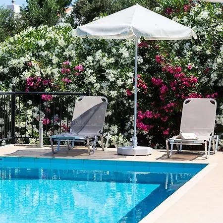 Pyramus With Private Pool *