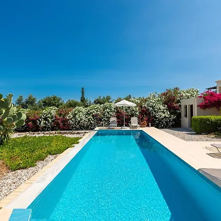 Villa Pyramus With Private Pool *