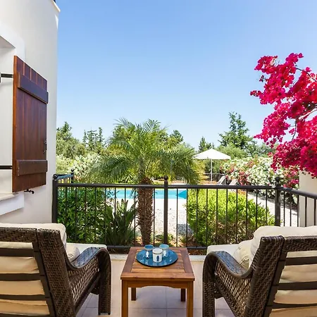 Pyramus With Private Pool Villa